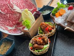 -湊湊火锅·茶憩(南京东路悦荟店)