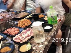 -啊美丽炭火烤肉(滑翔一店)
