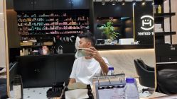 -HAIR CORNER