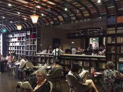 -钟书阁(松江泰晤士小镇店)