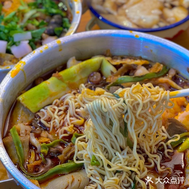 武汉首创｜又想吃麻辣烫又想吃螺蛳粉的爱好者天堂！