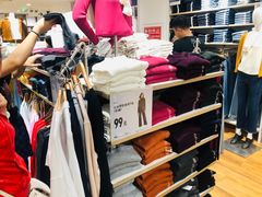 -优衣库(哈尔滨中央大街店)