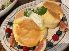 莓果奶油芝士舒芙蕾松饼-UPPER KITCHEN(延安路店)