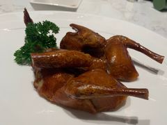 港式脆皮乳鸽-上海宝华喜来登酒店·采悦轩中餐厅