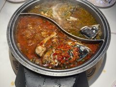 -阿瓦山寨·湘菜现炒·剁椒鱼头王(咸阳总店)