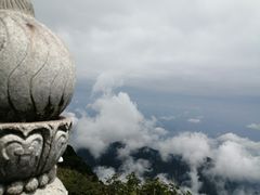 -峨眉山报国寺