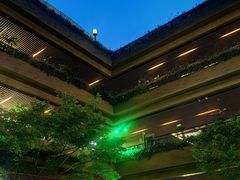 -瑞虹新天地月亮湾