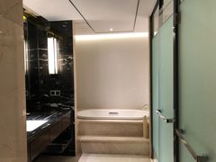 -中山利和希尔顿酒店