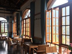 靠窗位-楠柏弯休闲山庄(梨花溪店)