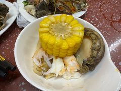 -四囍码头海鲜烧烤自助火锅(外滩南京东路悦荟广场店)