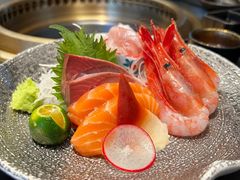 -铭牛烧肉·和牛海鲜自助(高新月牙湖店)