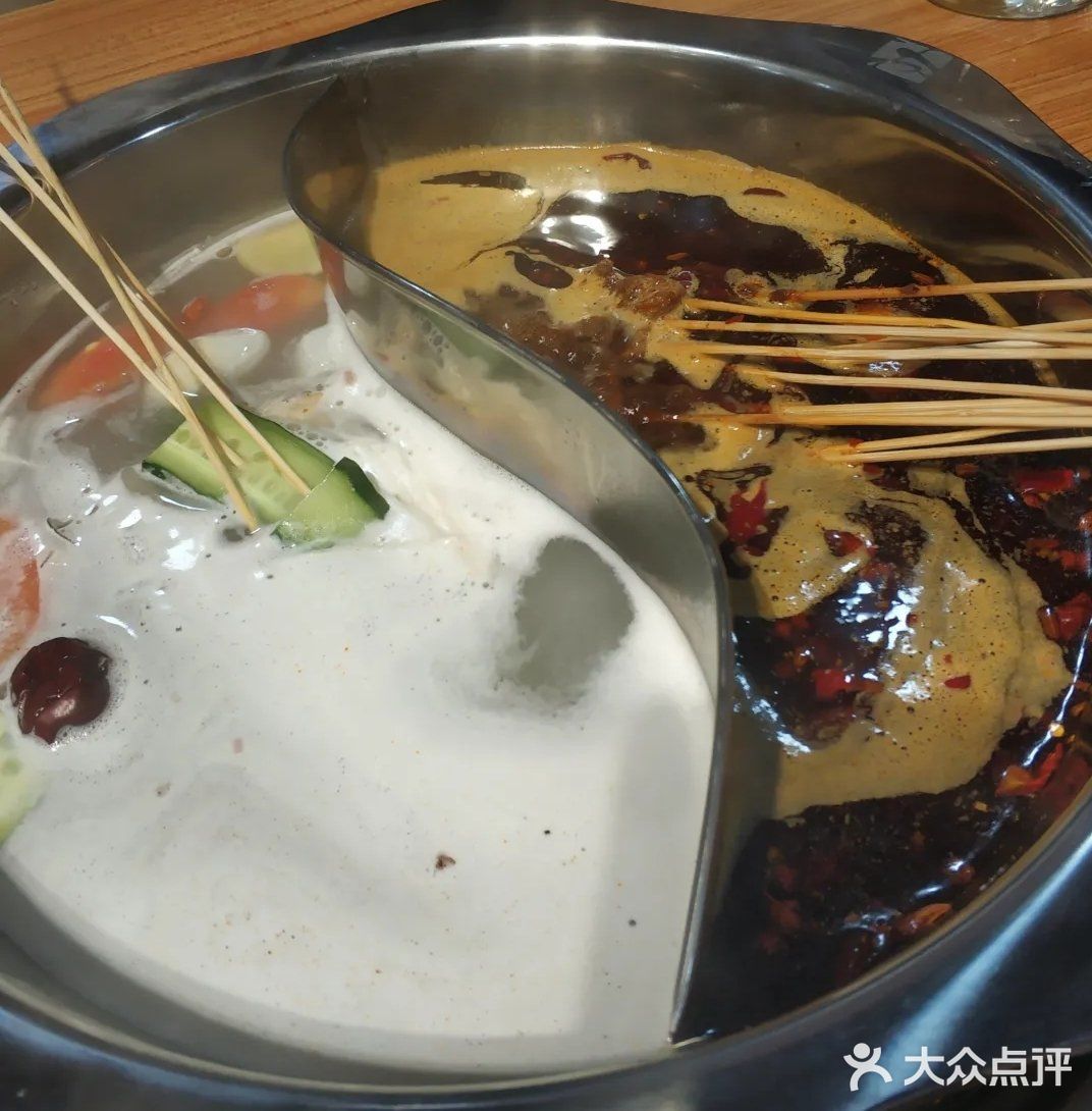 土豆片之类的。另外,他家的油料好像是免费的吗