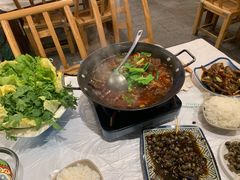 -霄汉牛三鲜湖北砂锅菜(万松园2店)