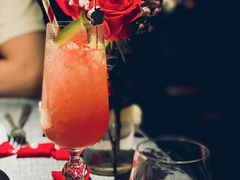 恋上蔓越莓-弦月窗LUNETTE BY AMANDA(复兴路店)