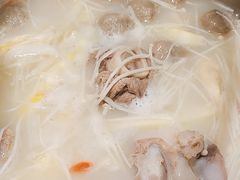 -三人行骨头王火锅(长寿店)