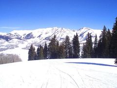 -十三陵雪世界滑雪场