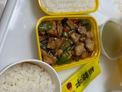 -杨铭宇黄焖鸡米饭(光谷APP广场店)