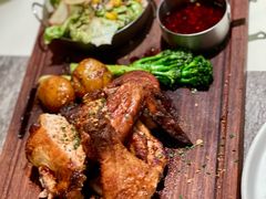 碳烤香料黄金低温料理春鸡-SHADOWS•Bistro&Eatery(安福路店)