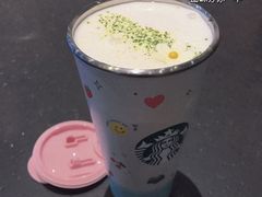 星巴克山茶花漾拿铁-星巴克(天津新燕莎奥特莱斯店)