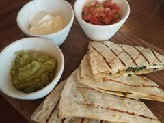 -ROAST coffee & eatery