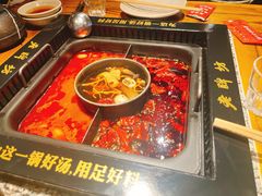 -老牌坊云南鱼豆花火锅(哈西万达店)