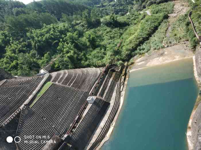 北碚区胜天水库偏岩水厂经营部"胜天湖水库,山清水秀,风景如画,美!