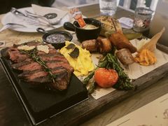 -Mark&Mars Restaurant