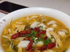 -渝是乎酸菜鱼·川渝小炒(新世界百货望京店)