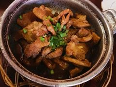 -Cuc Gach Quan Restaurant