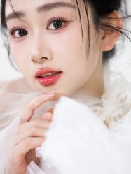 -臻囍婚纱礼服·新娘跟妆造型(二七万达店)