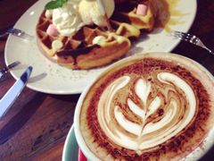 摩卡，芝士华芙饼-MIKAKU(万达广场上海宝山店)