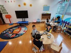 -抱抱熊托育中心(大悦城店)