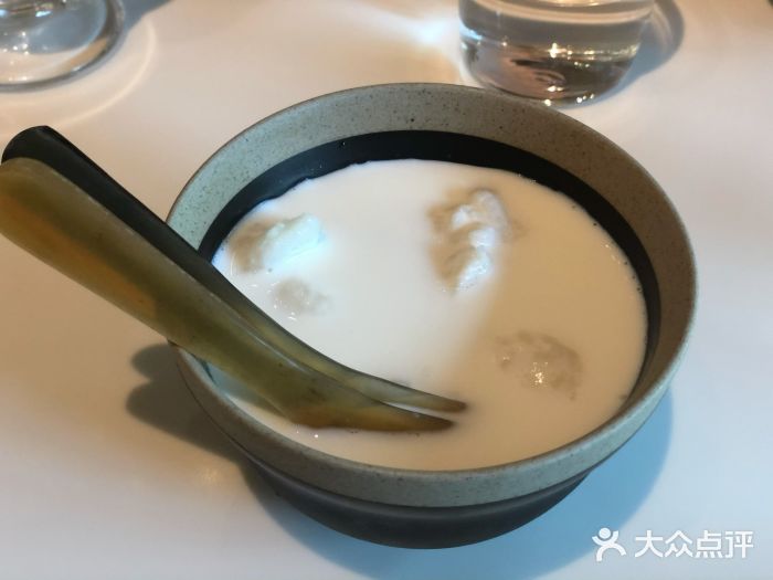胡麻(静安嘉里店)奶白酒图片