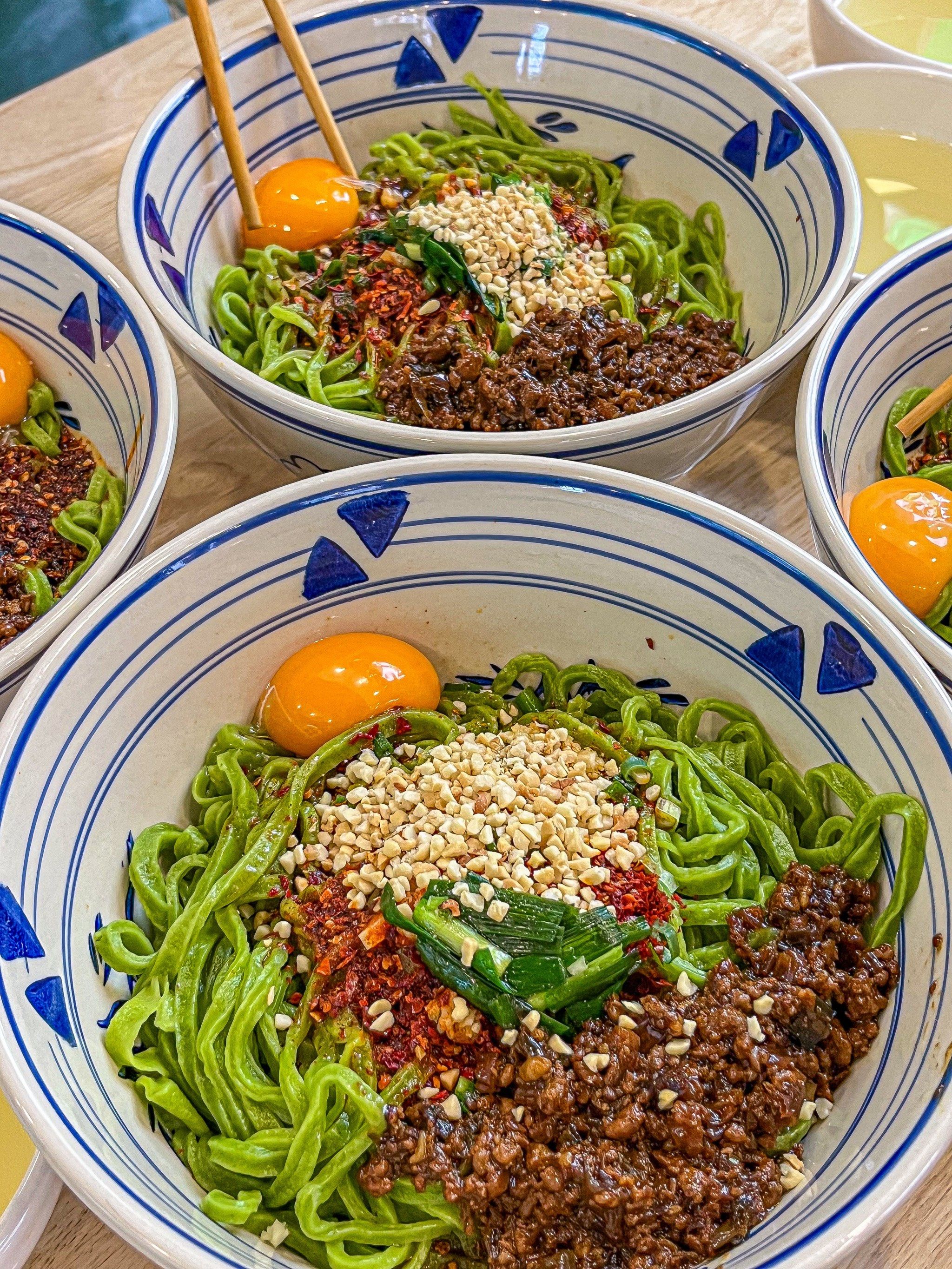 西安电视塔!没人能拒绝这碗菠菜面!