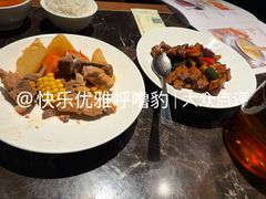 番茄玉米煲龙骨-汤城小厨•粤菜•靓汤(苏州街店)