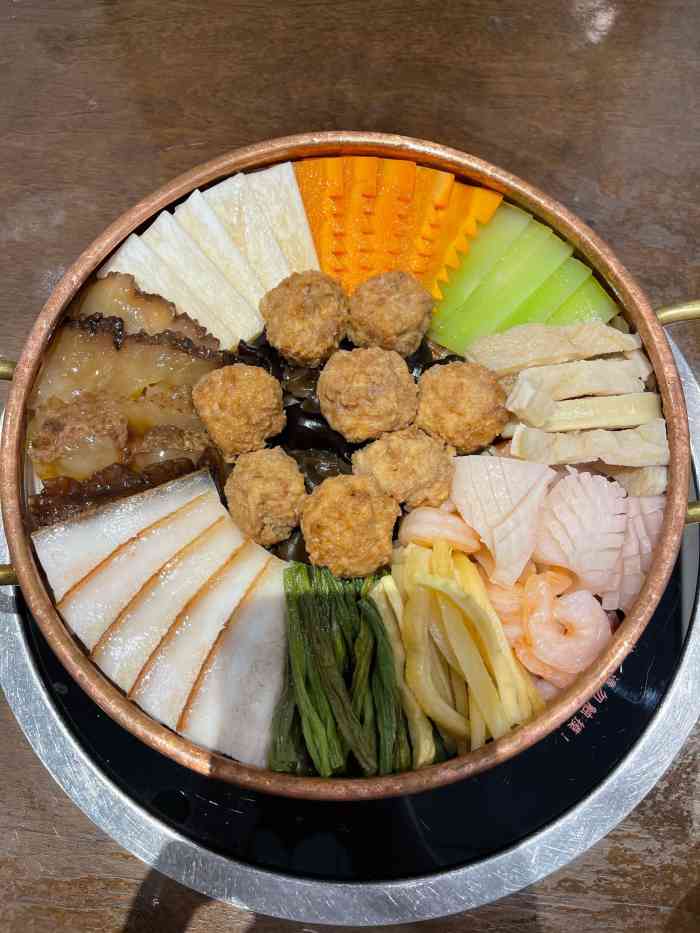 红旗砂锅居-"老大同人应该没有人不爱吃什锦锅的,可是他.