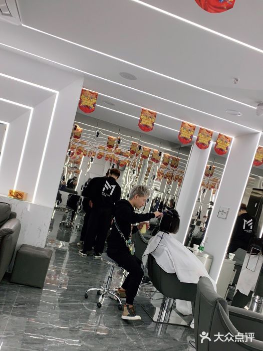 MYYF SALON烫发染发图片