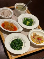 -英芬国际月子中心(岛屿度假月子·洲至奢选香岚店)
