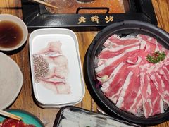 -老牌坊云南鱼豆花火锅(爱建店)