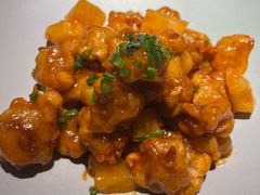 菠萝咕咾肉-蜜桃餐厅·伴山(绿宝广场店)