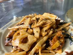 -盛得农家美食·无花果浸鸡·古法烧鸡·竹筒饭(白水寨森林海店)