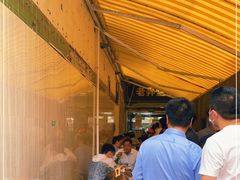 等位区-沪西老弄堂面馆(定西路店)