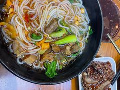 张飞牛肉粉-爆炸头阿姨小四川正宗川味小吃(无任何分店)