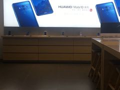-华为授权体验店(中山公园来福士)