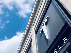 -TESLA 特斯拉(上海太古汇体验店)
