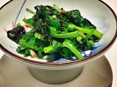 梅香咸鱼头手紫菜炒豆苗-广舟(千禧店)