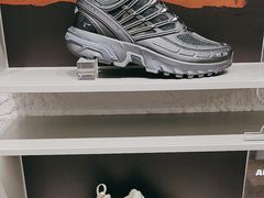 -SALOMON萨洛蒙(青岛海信店)