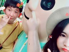 -莓园冰淇淋店