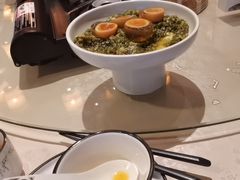 -帅巴人舅母子腊蹄民俗村
