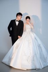 -雪中彩影婚纱摄影·微光艺术中心